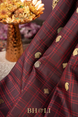 checkered chocolate brown and red kuttu gadwal