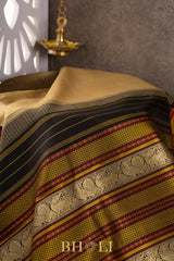 thread work corpoarte ornate border kai korvai kanjivaram