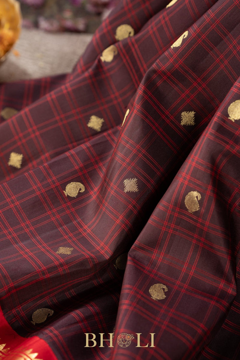 checkered chocolate brown and red kuttu gadwal