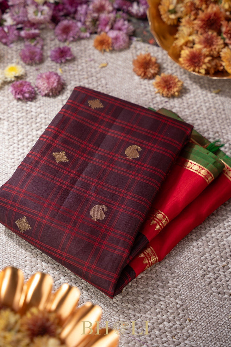 checkered chocolate brown and red kuttu gadwal
