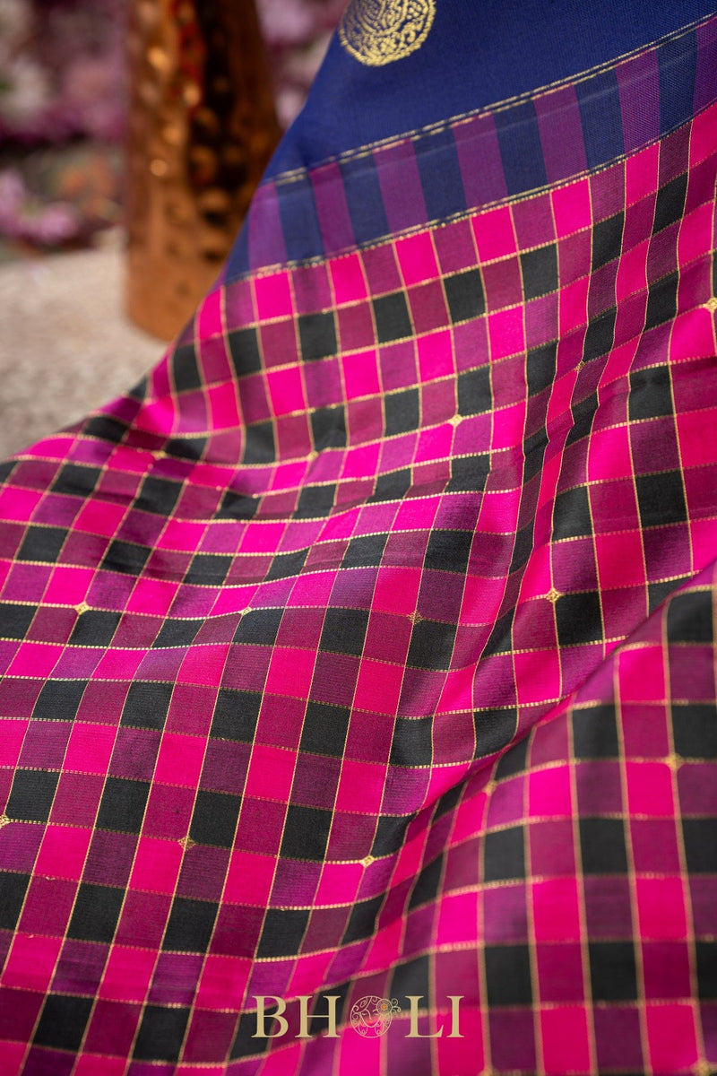 checkered pallu blue and raspberry pink kuttu gadwal