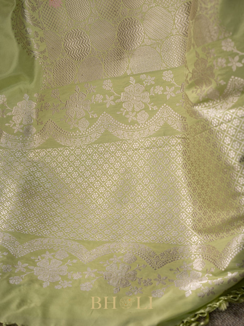 handwoven conceptual kaduwa jaal pure katan banarasi