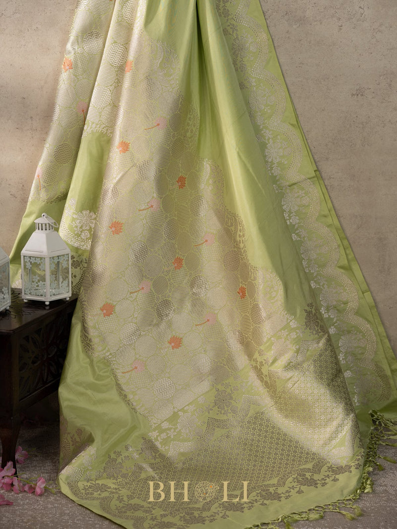handwoven conceptual kaduwa jaal pure katan banarasi