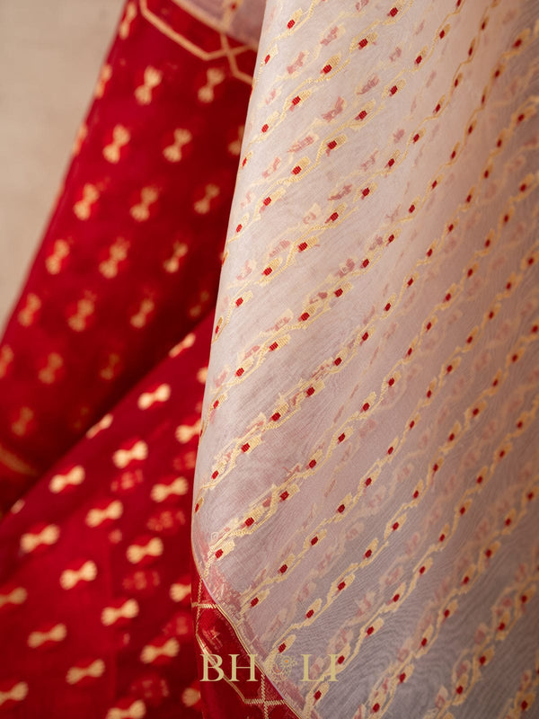handwoven gold zari pure kora silk banarasi
