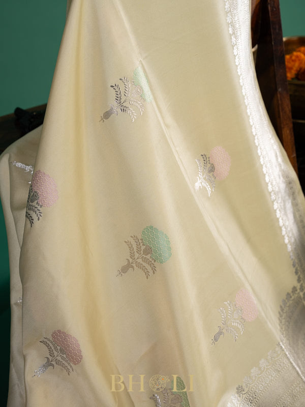 handwoven light green kaduwa buta katan silk banarasi