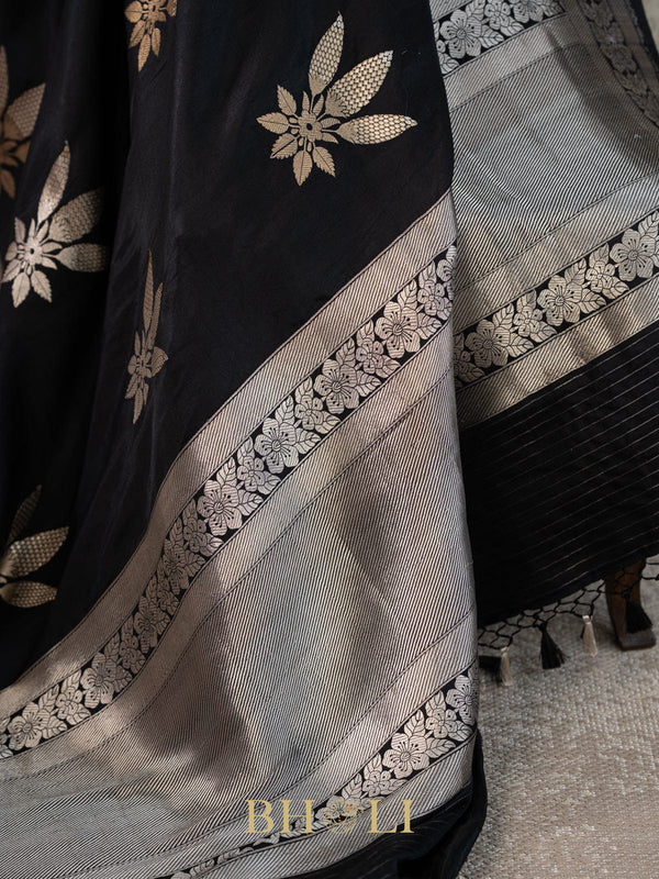 handwoven mashru gaji kaduwa sona rupa buta black banarasi