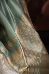 handwoven pure katan silk kaduwa buta with kora border banarasi