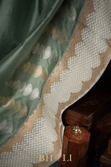 handwoven pure katan silk kaduwa buta with kora border banarasi