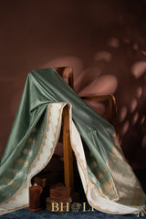 handwoven pure katan silk kaduwa buta with kora border banarasi