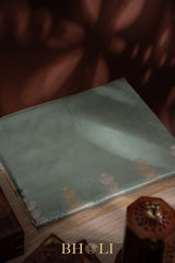 handwoven pure katan silk kaduwa buta with kora border banarasi