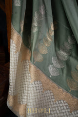 handwoven pure katan silk kaduwa buta with kora border banarasi