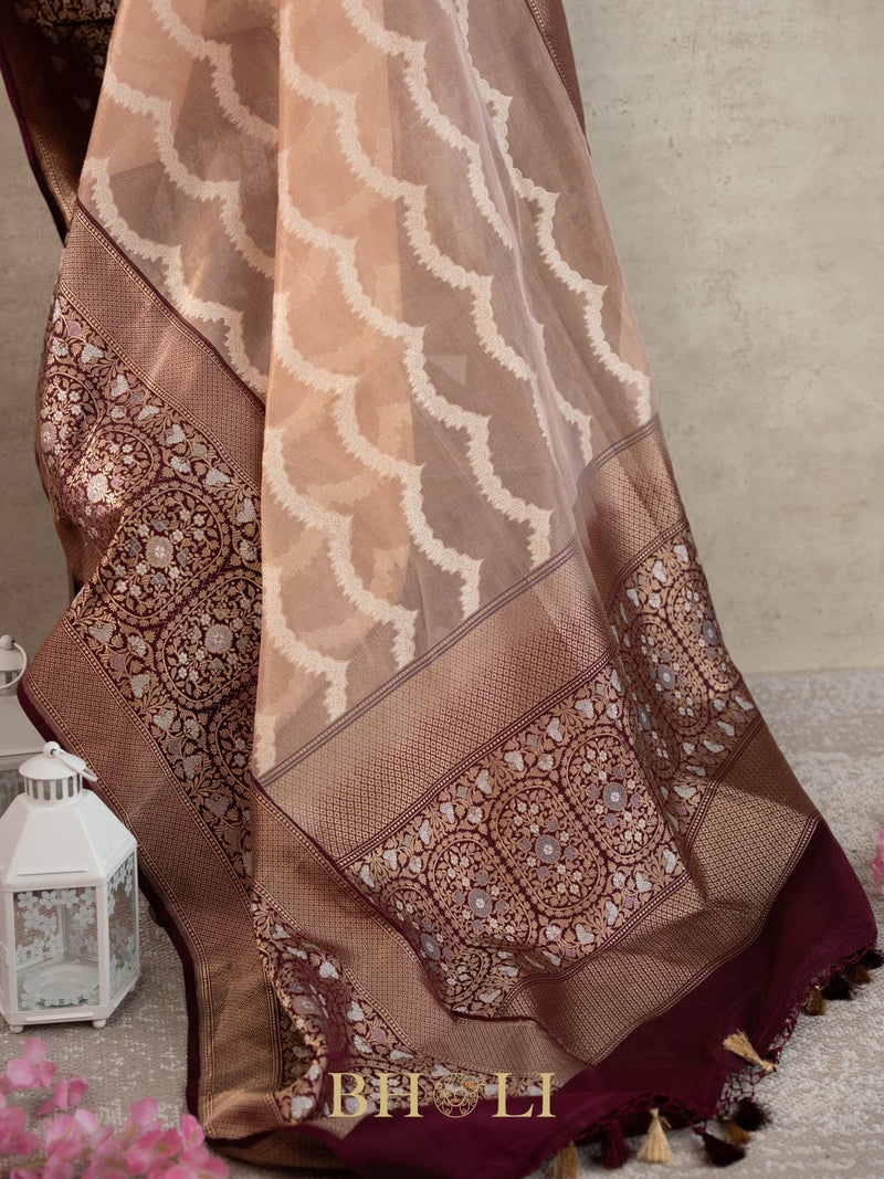 handwoven pure kora silk with kadiyal katan border banarasi