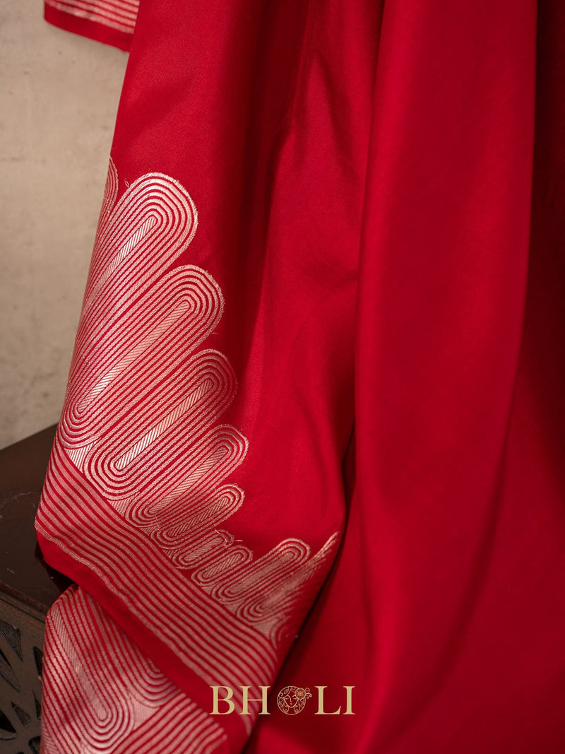 handwoven red pure katan silk kaduwa border banarasi