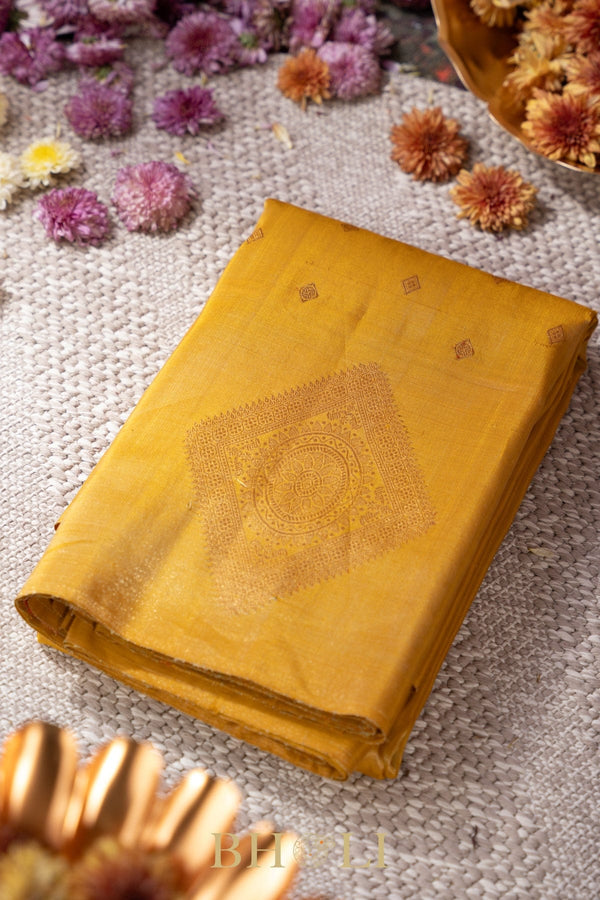 handwoven silk by silk gadwal single gold tone saree