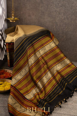 thread work corpoarte ornate border kai korvai kanjivaram