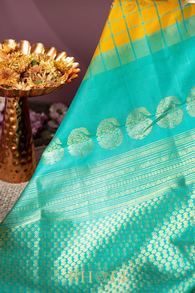 yellow and green handwoven silk by silk kuttu gadwal